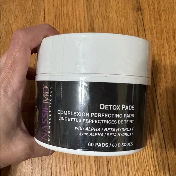 NassifMD Detox Facial Pads - Original 60ct - Picture 1 of 5